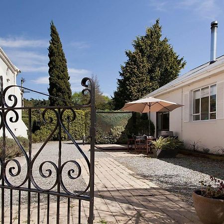 Вилла The Holy Oaks Duntroon Экстерьер фото